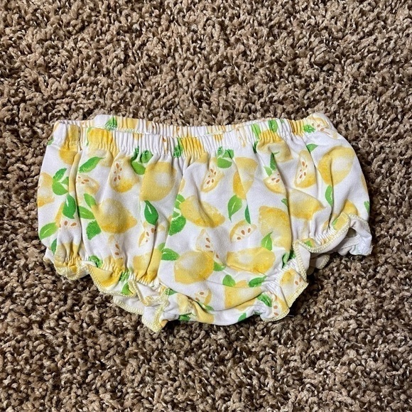 🐶🐶Nannette 6-9 months lemons bloomers.🐶🐶 - Picture 2 of 3